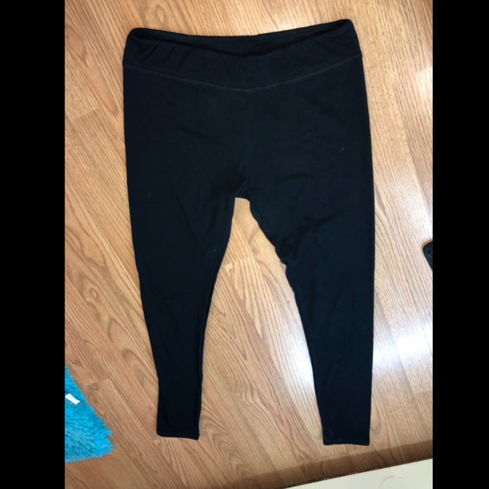 Basic black leggings